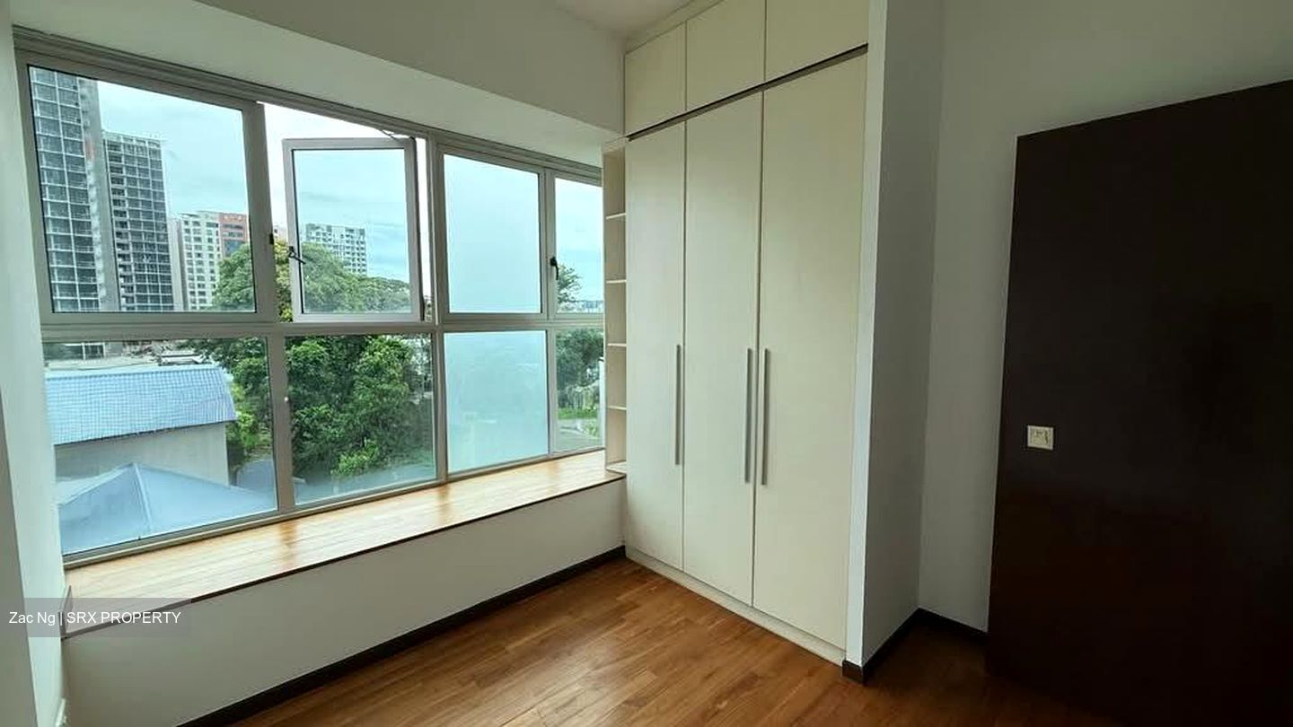 East Mews (D15), Apartment #568175121
